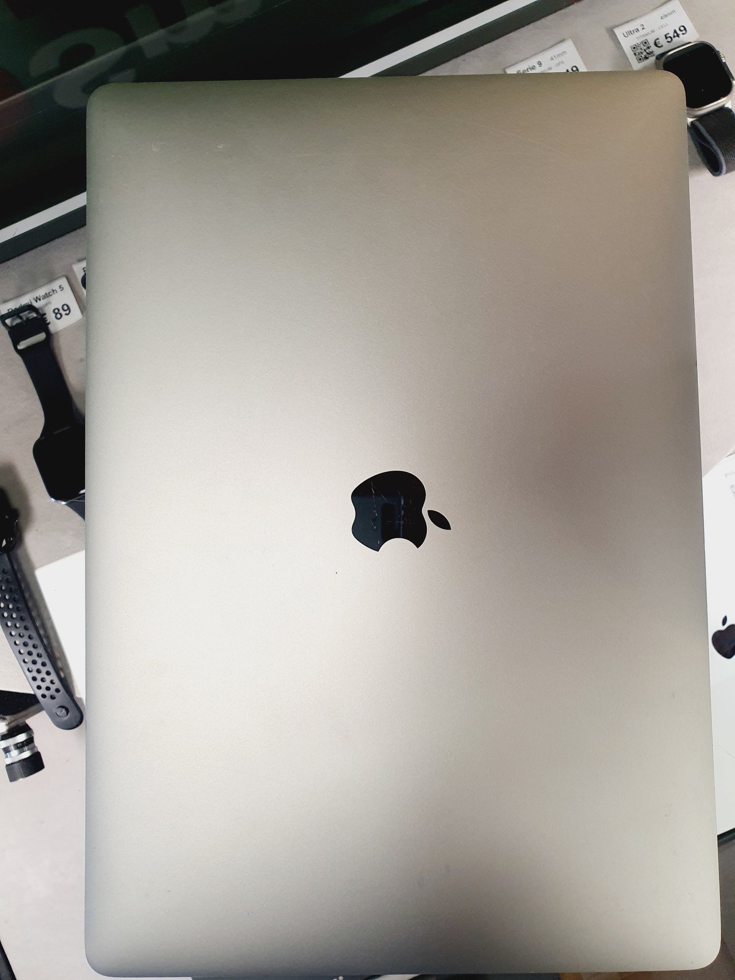 Apple MacBook Pro Retina 15" - 16 gb RAM - 512 gb SSD (2016)