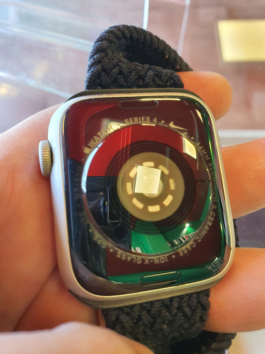 Apple Watch Serie 4 Nike cellular - 44mm - alluminio - argento