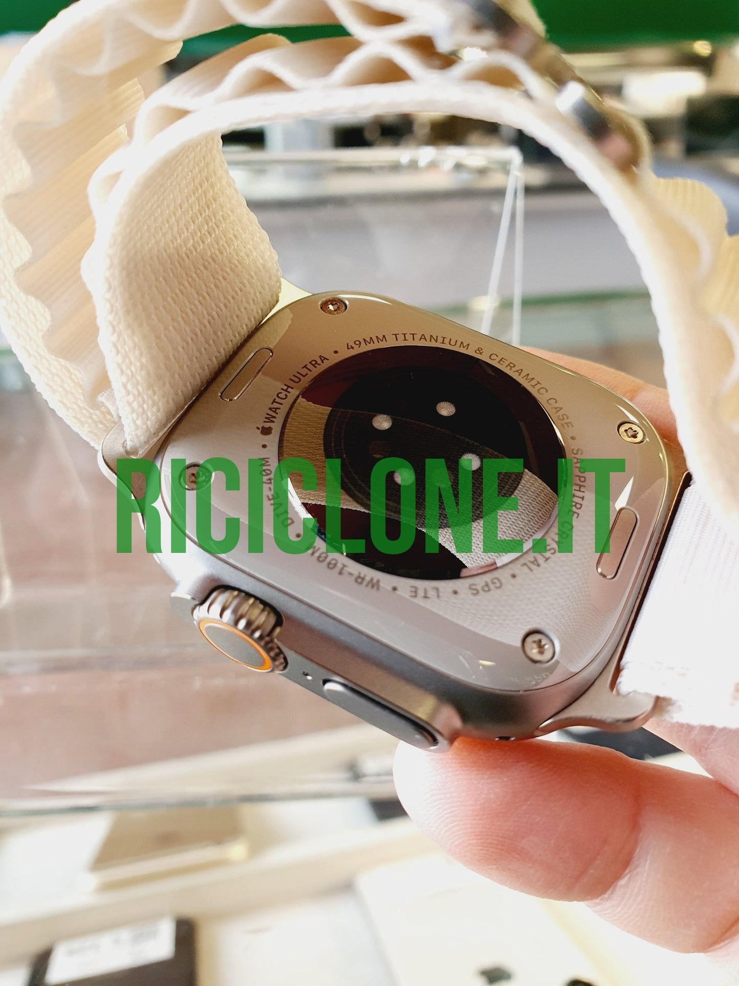 Apple Watch Ultra 2 - cellular - 49mm - titanio