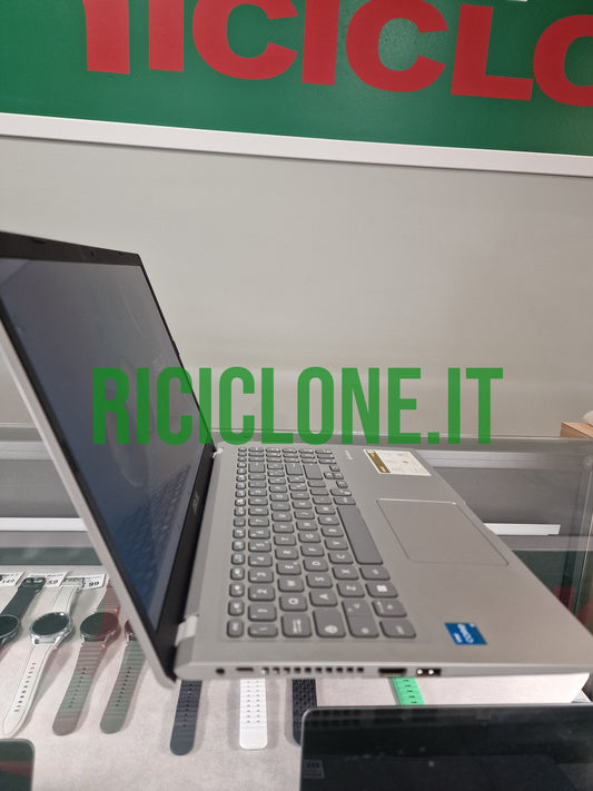 ASUS VivoBook F515EA - 15.6" - 8gb RAM - 256gb SSD