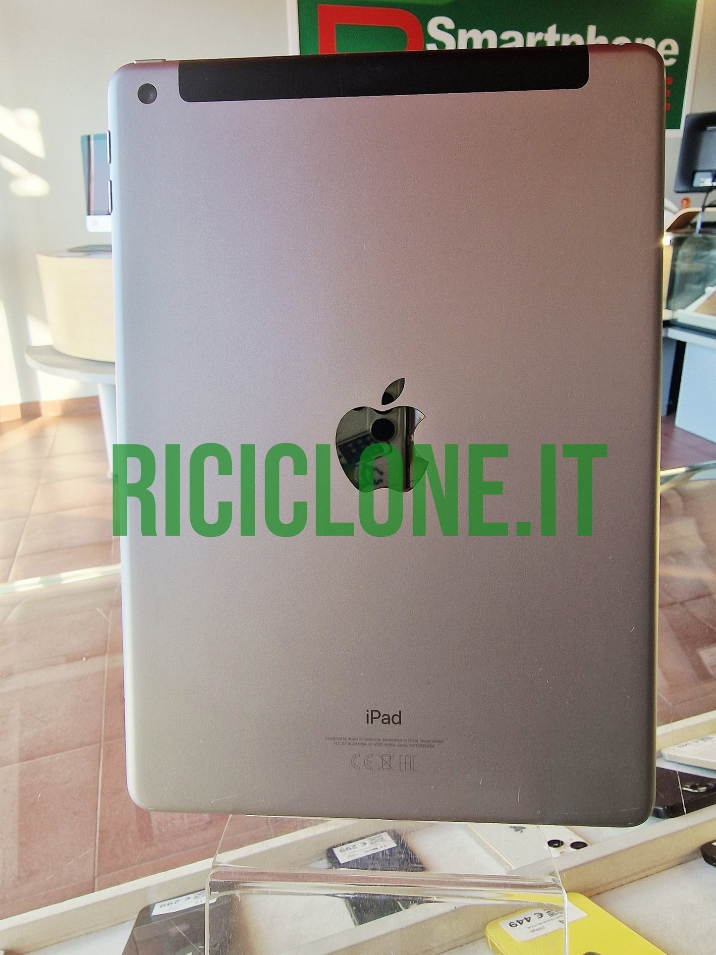 Apple iPad 6 generazione (2018) - wifi + cell - 32gb - grigio