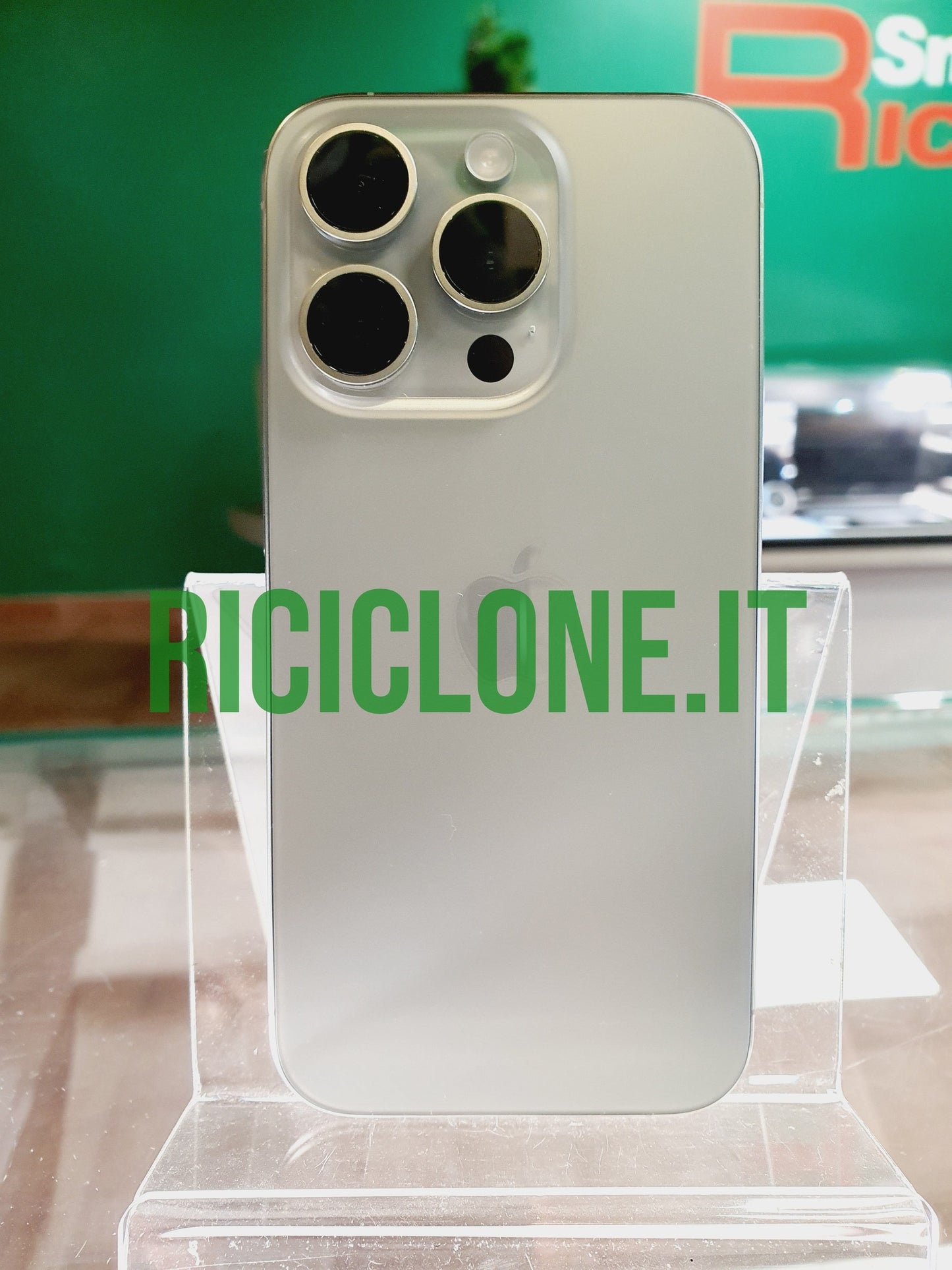 Apple iPhone 15 Pro - 256gb - titanio