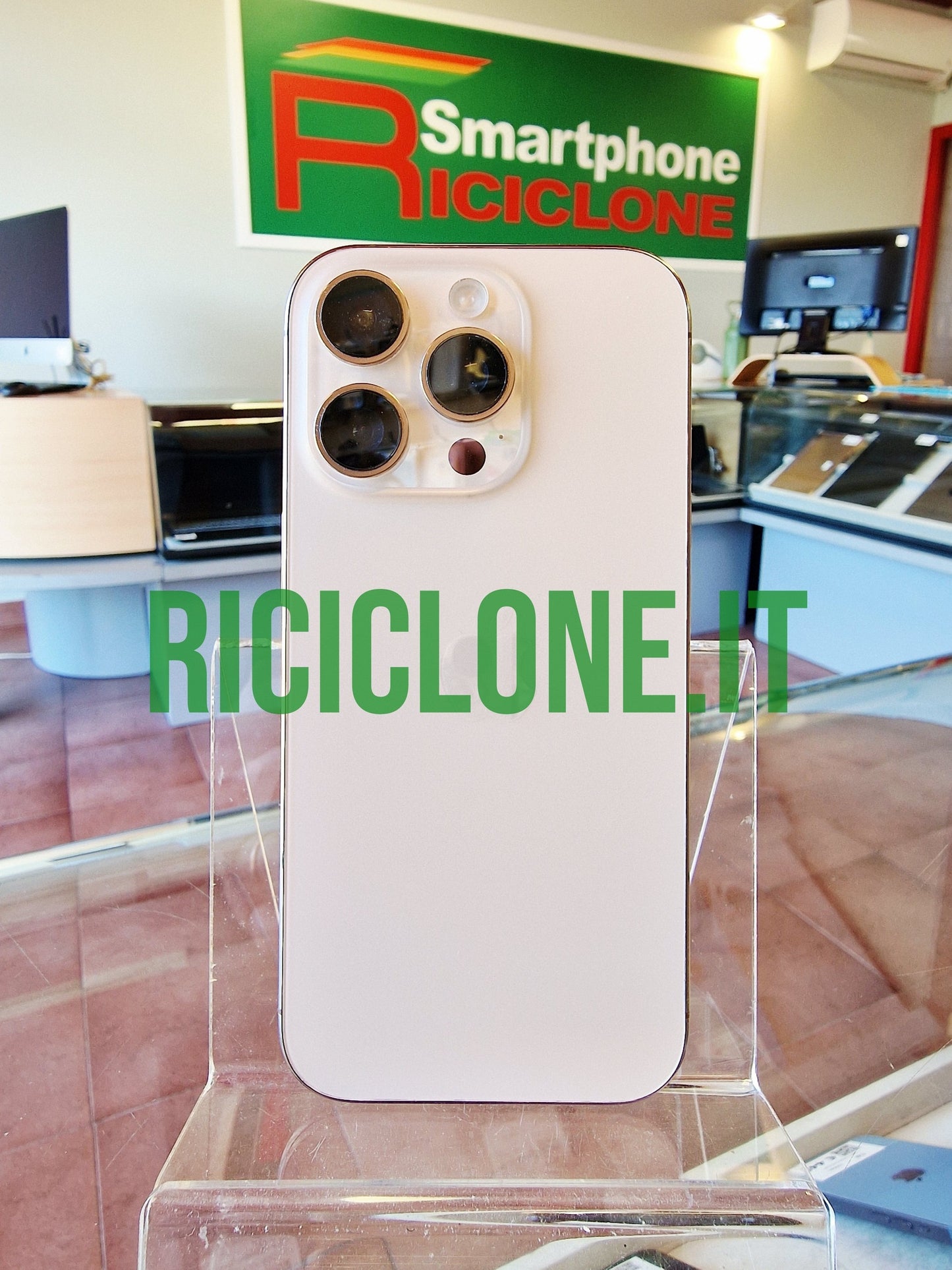 Apple iPhone 16 Pro - 1 Tb - oro