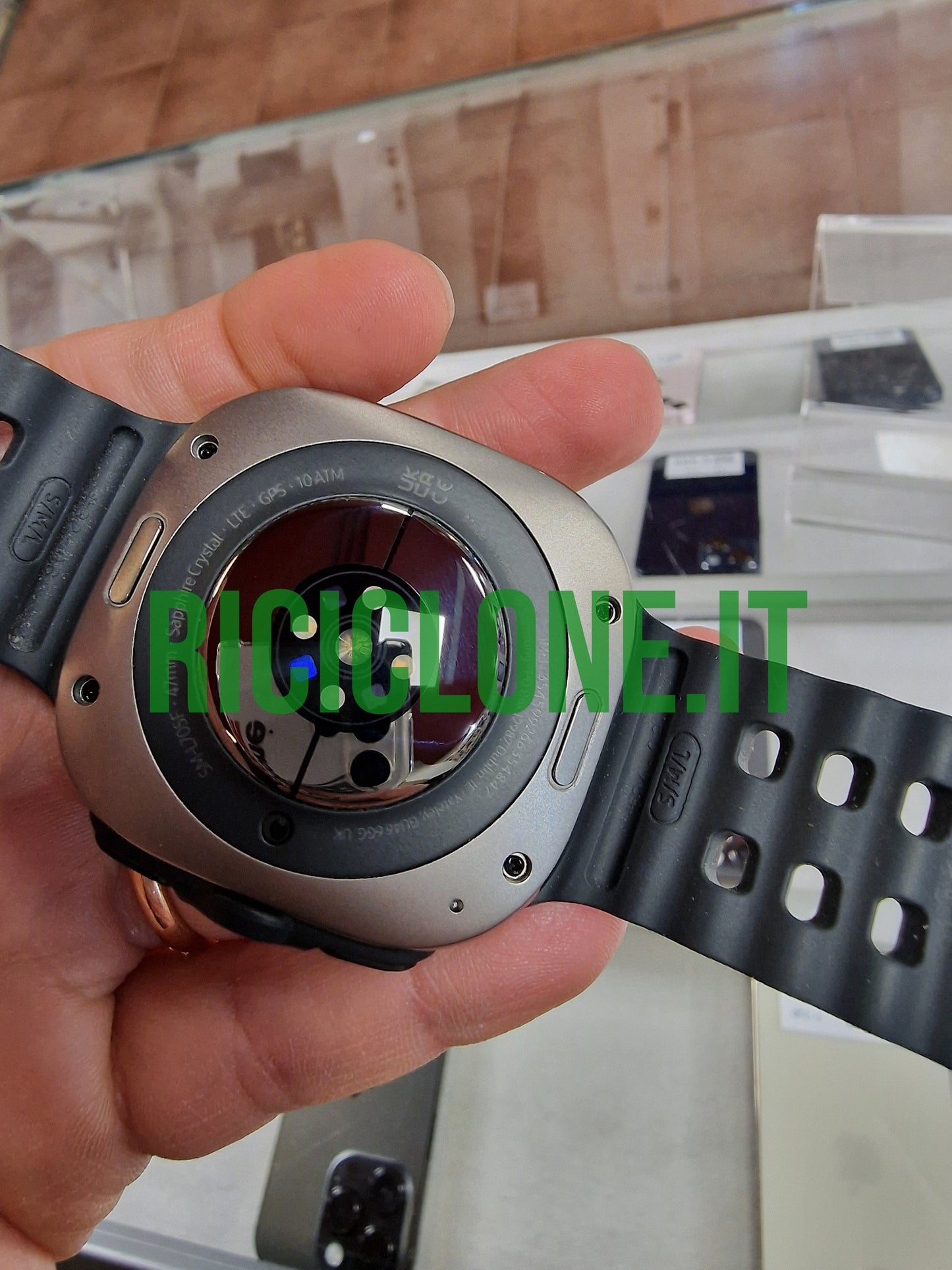 Samsung Galaxy Watch Ultra 47mm LTE titanium back with sapphire crystal and heart rate sensor