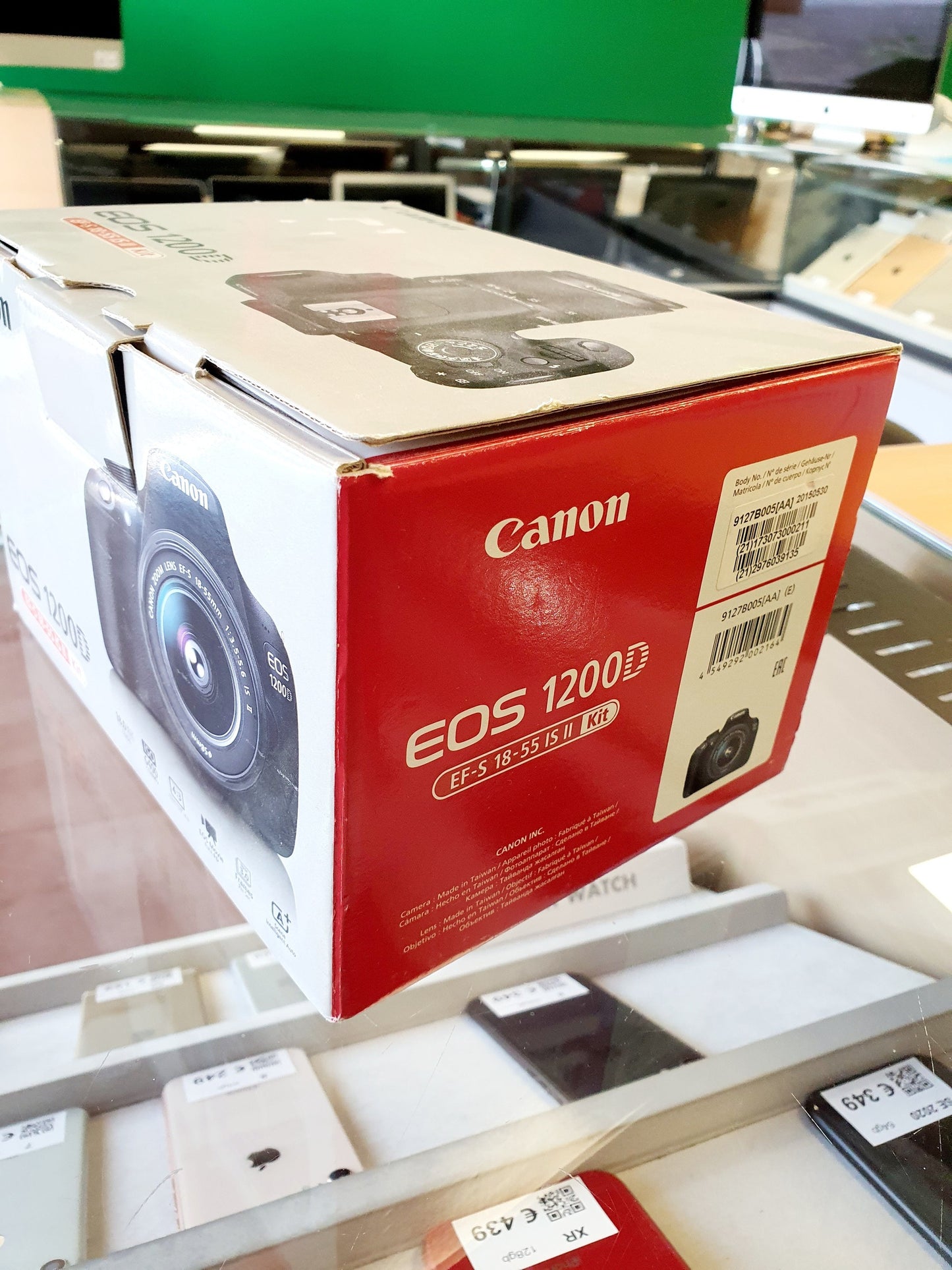 Canon EOS 1200D con obiettivo 18-55