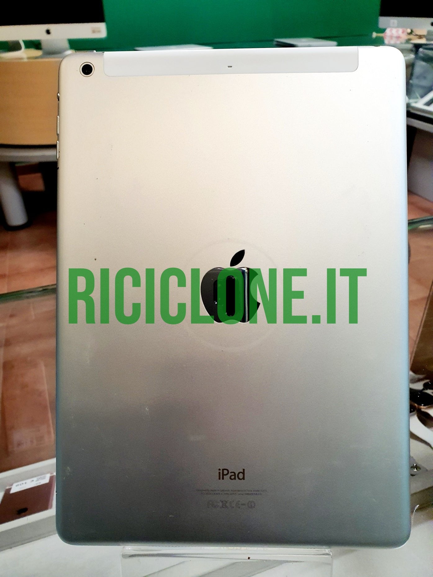 Apple iPad Air - 16gb - cellular - argento