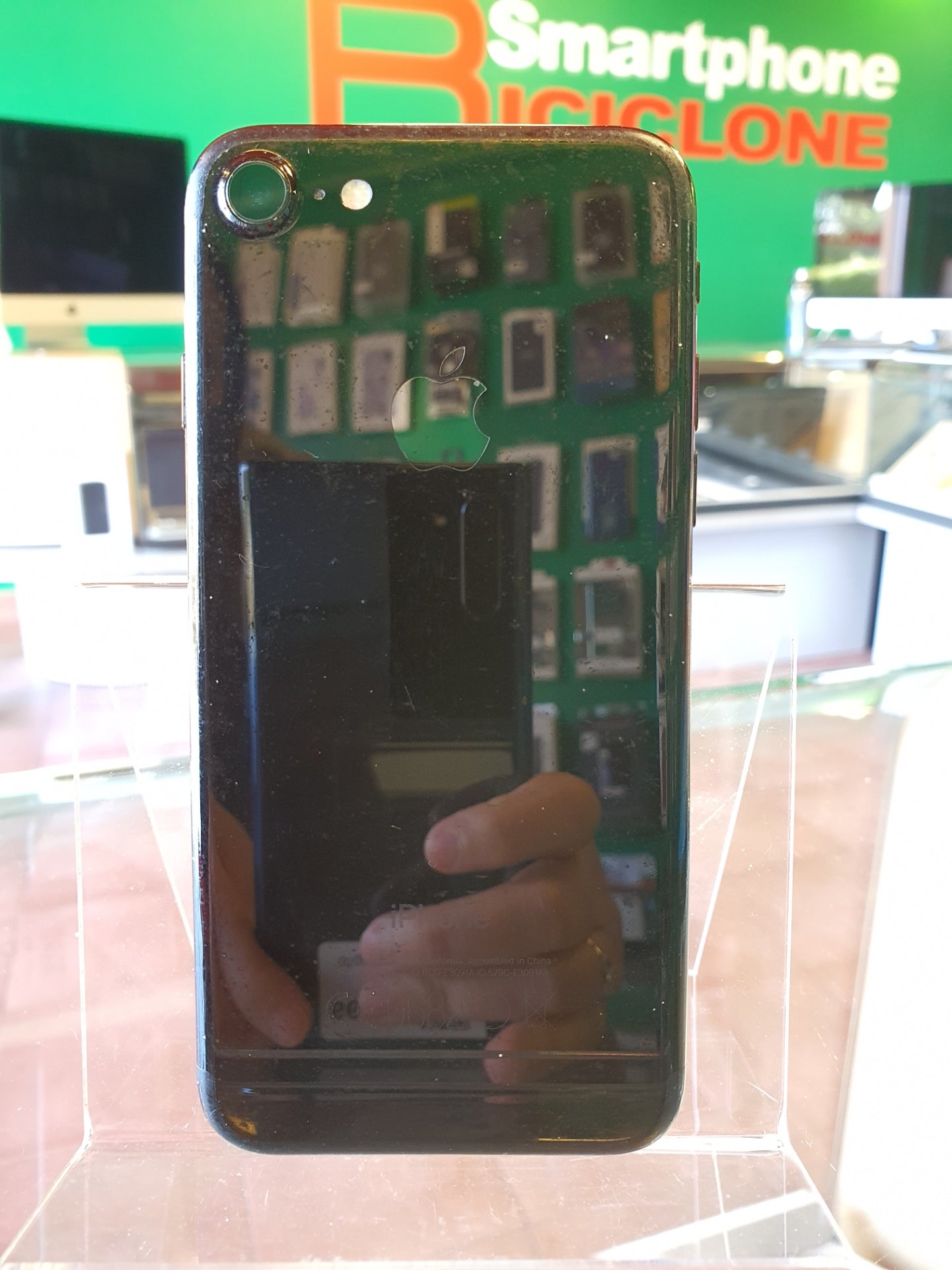 Apple iPhone 7 - 128gb - jet black