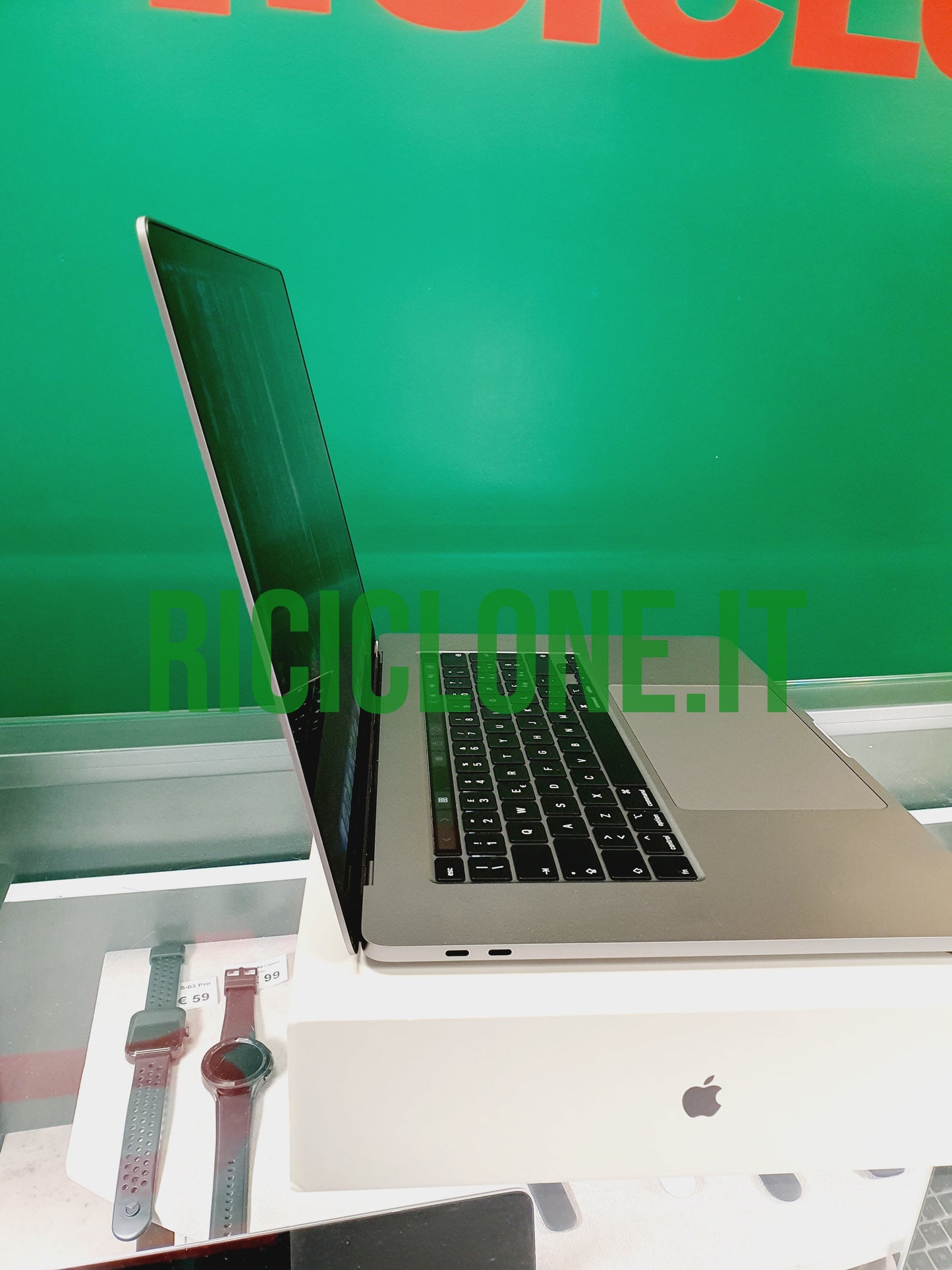 Apple MacBook Pro Retina 16" - 16 gb RAM - 1 Tb SSD (2019)