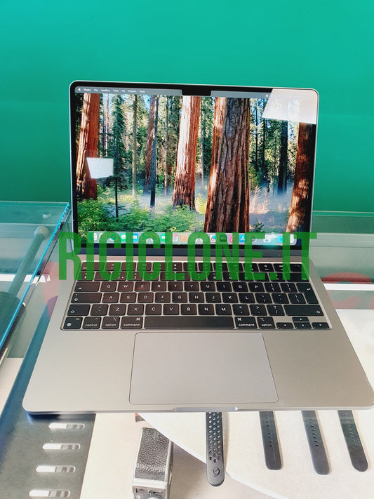 Apple MacBook Air 13.3" M3 - Ram 8 GB - SSD 256 GB - 2024