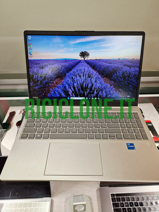 HP 15-fd0048nl - 15,6" - 8gb RAM - 512 gb SSD