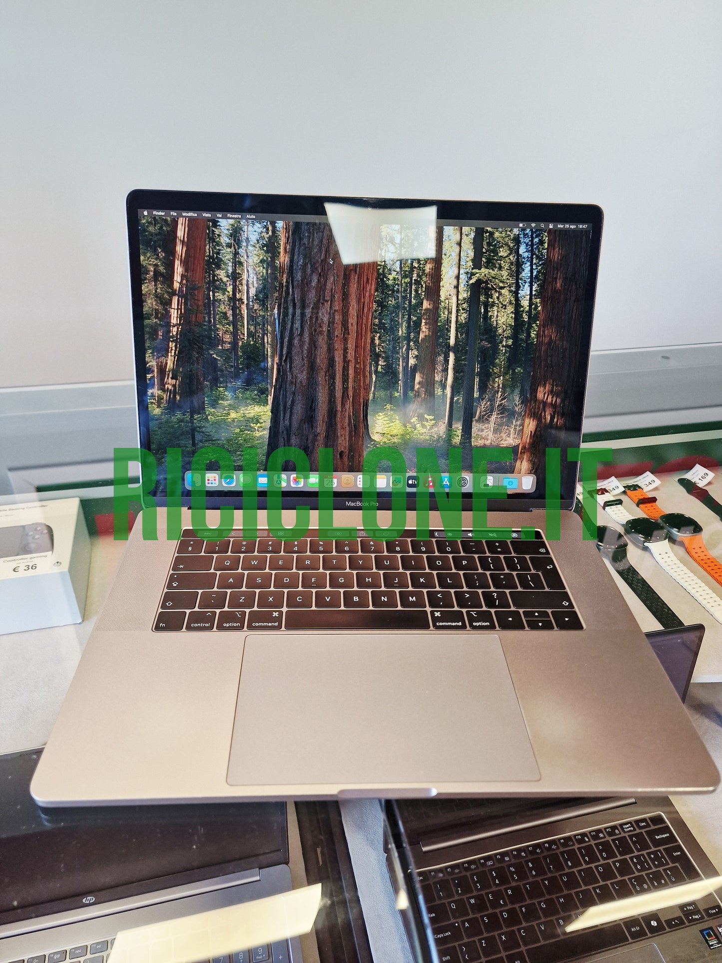 Apple MacBook Pro Retina 15" - 16 gb RAM - 256 gb SSD (2019)