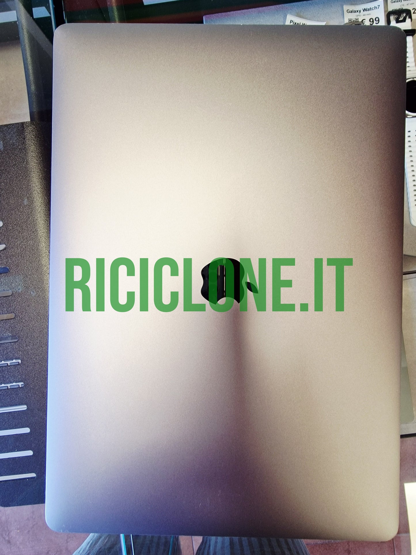 Apple MacBook Pro Retina 15" - 16 gb RAM - 256 gb SSD (2019)