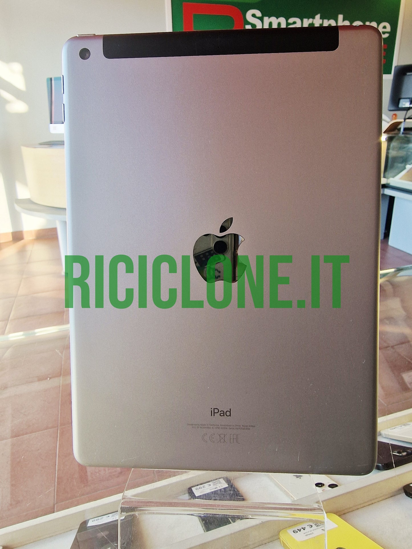 Apple iPad 6 generazione (2018) - wifi + cell - 32gb - grigio