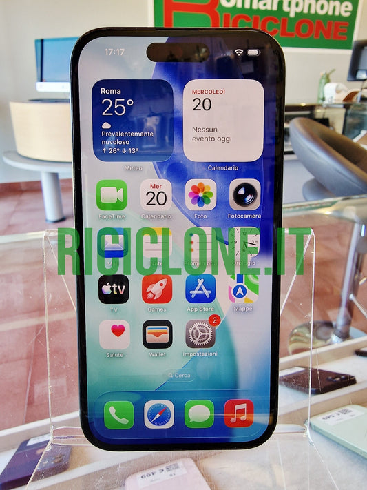 Apple iPhone 15 nero usato con display OLED attivo e widget in italiano
