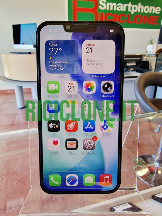 Apple iPhone 17e nero usato pari a nuovo con schermo Super Retina XDR acceso