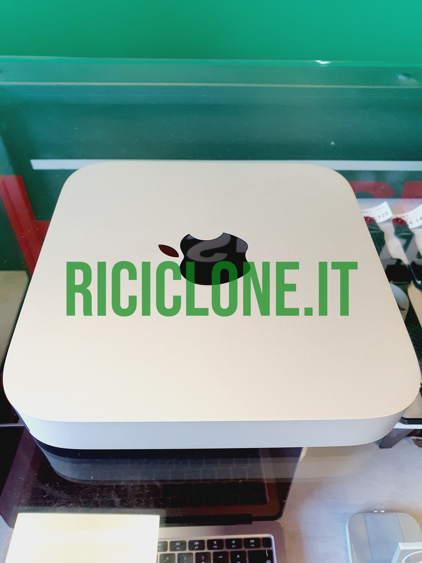 Apple Mac Mini - HD 256gb SSD - 8 gb RAM (2012)
