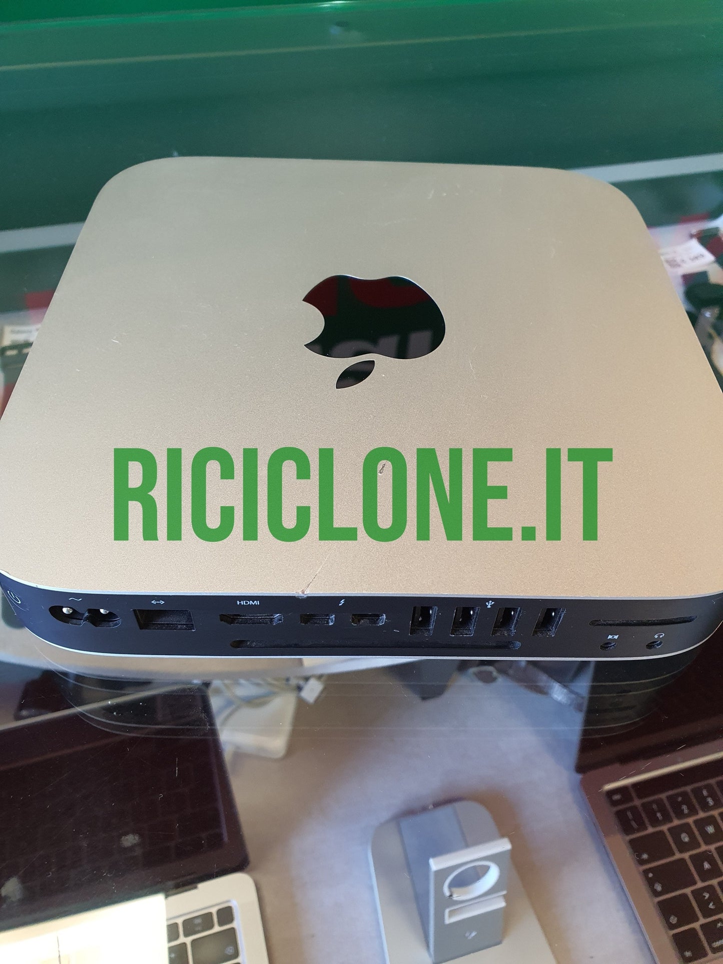 Apple Mac Mini - HD 128gb SSD - 8 gb RAM (2014)