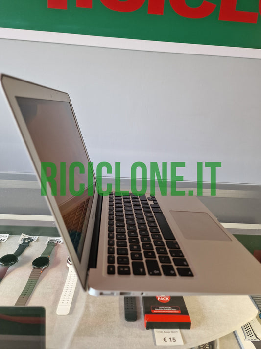 Apple MacBook Air 13.3" - Ram 4 GB - SSD 120 GB - 2015