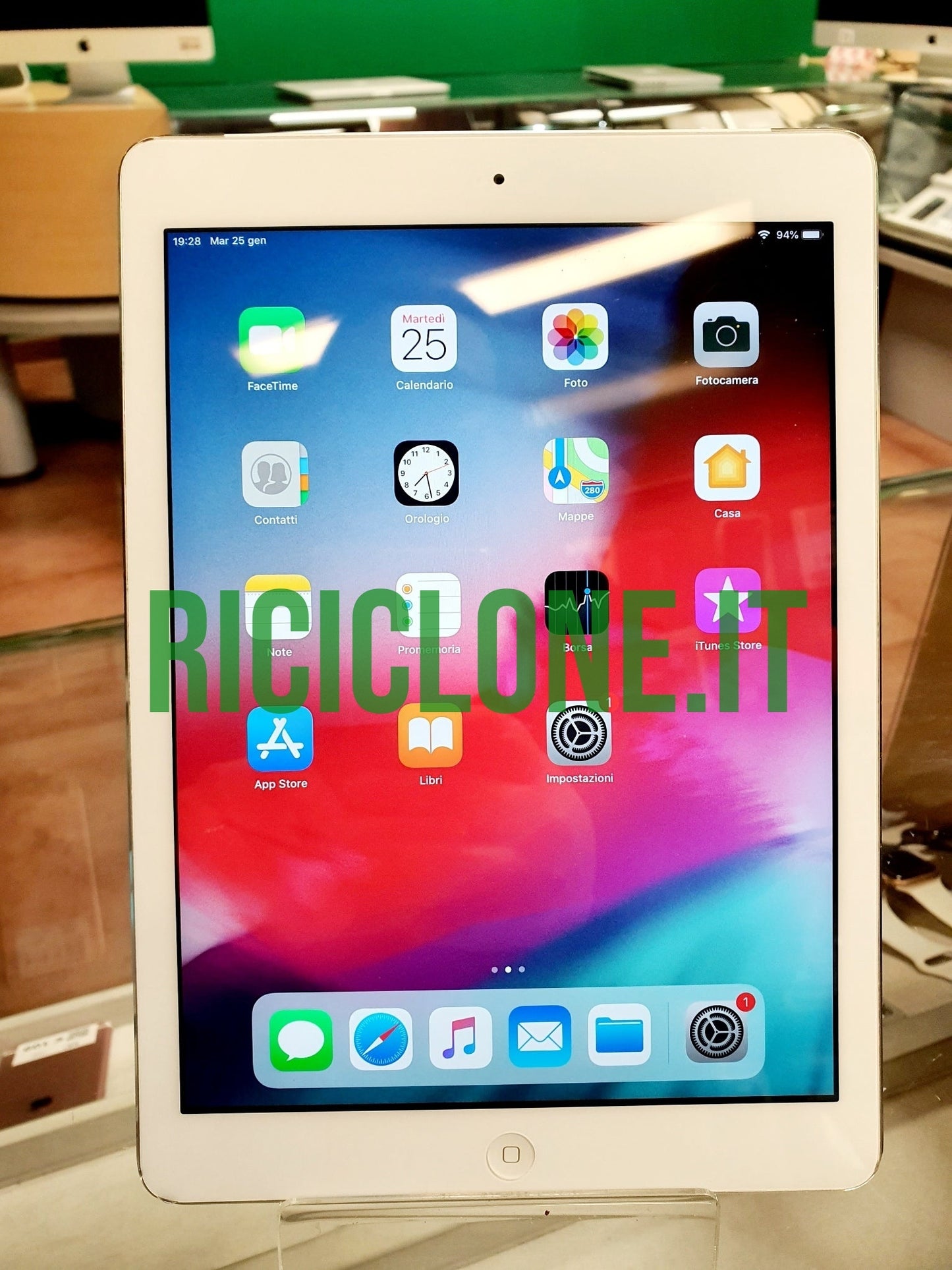 Apple iPad Air - 16gb - cellular - argento