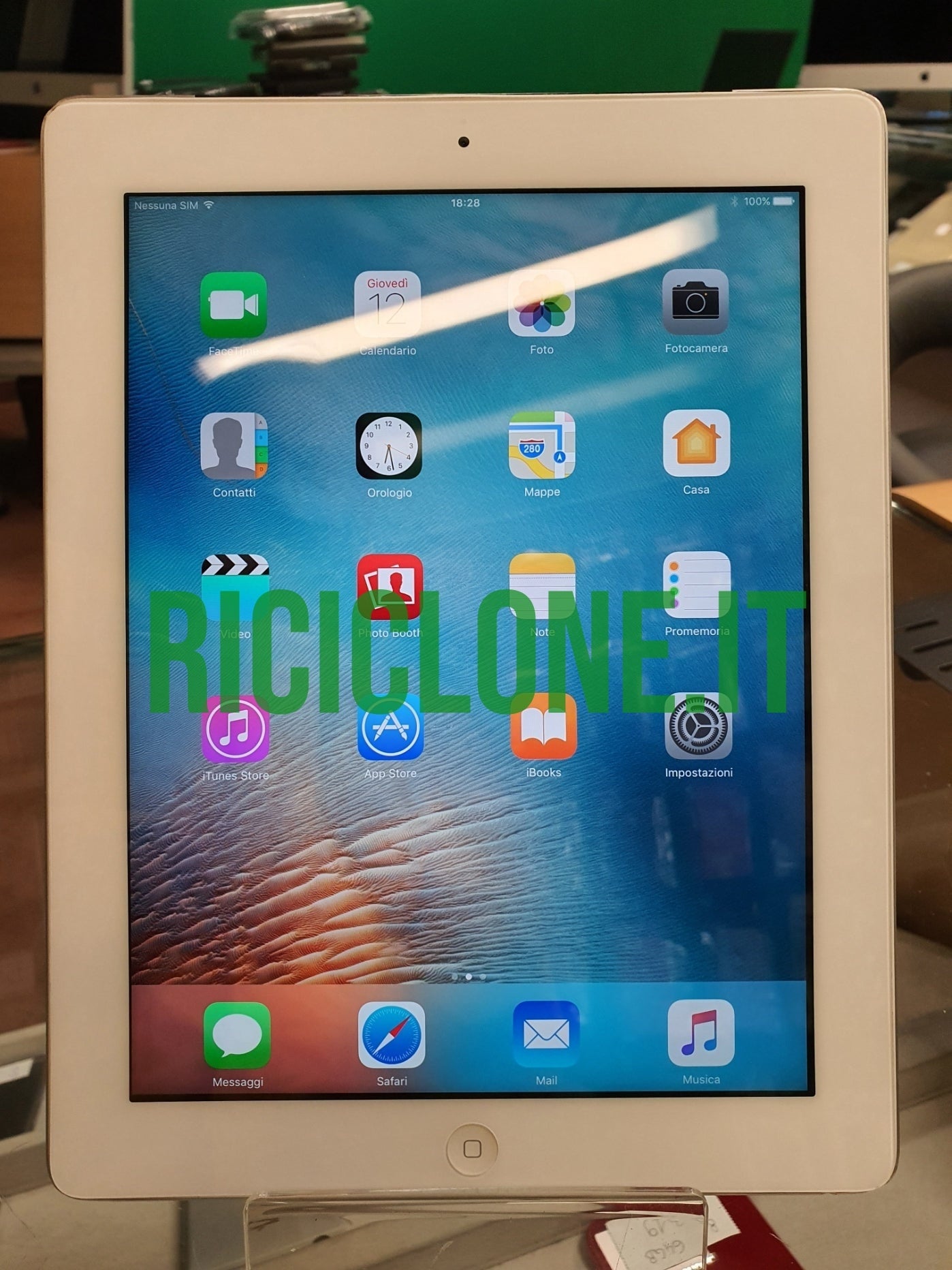 Apple iPad Retina 4 - 16gb - cell - argento