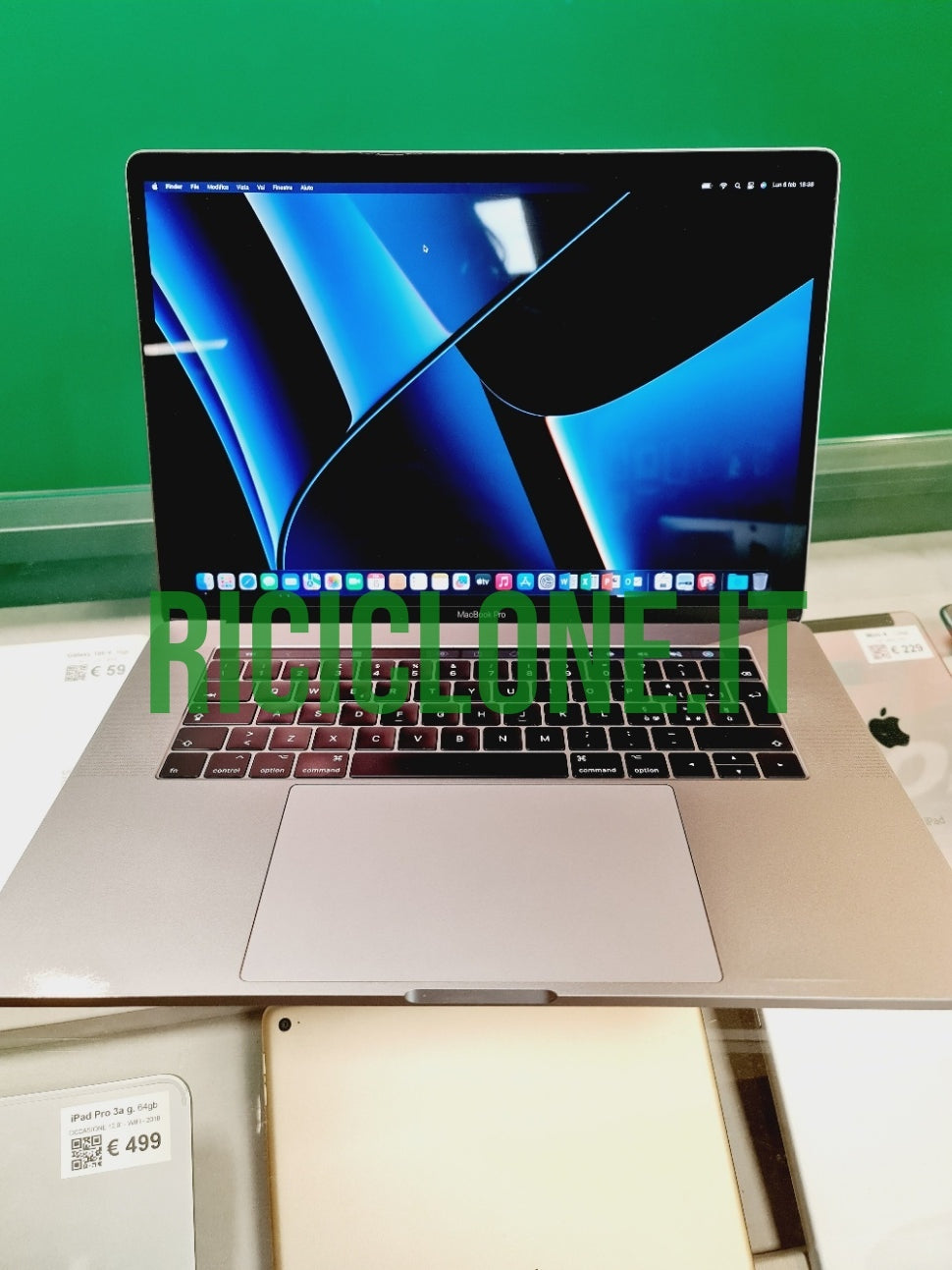 Apple MacBook Pro Retina 15" - 16 gb RAM - 512 gb SSD 2017